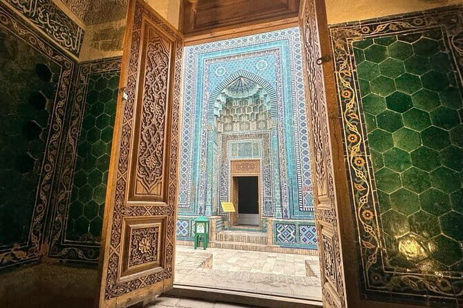 Samarkand City Tour from Silk Paper Factory to Registan Square - Exploring the Itinerary: A Day in Samarkand