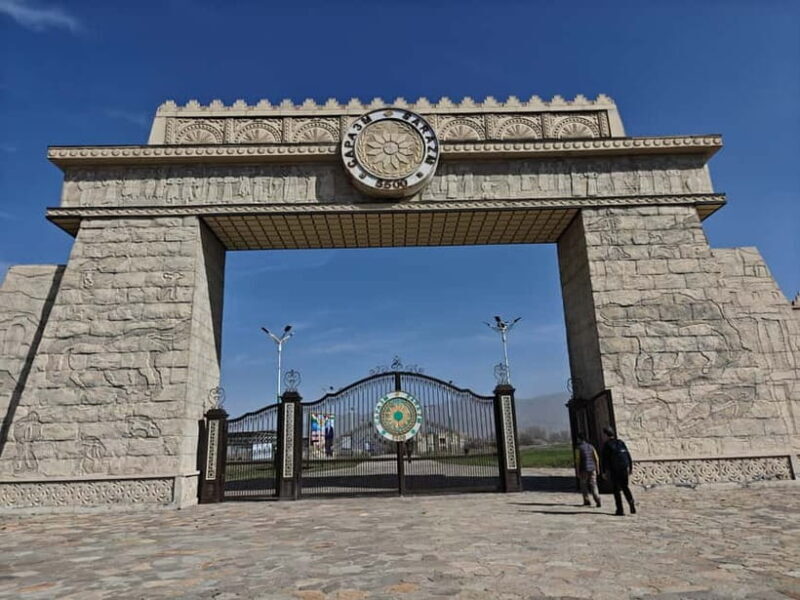 Samarkand: Seven Lake and Panjakent with UNESCO Sarazm tour - Crossing into Tajikistan and Meeting Your Guide