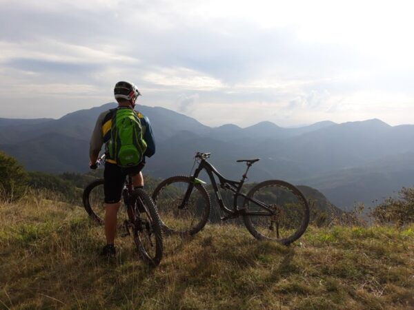 Sambuceto (PR): Monte Pelpi Mountain Bike or E-Bike Tour - The Sum Up