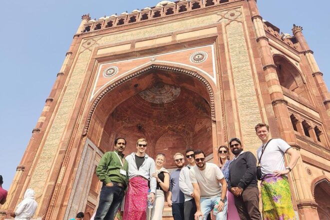 Same Day Agra & Fatehpur Sikri Private Trip by Car - Languages Available