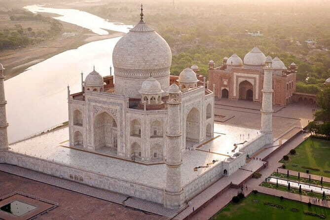 Same Day Agra Trip by Car from Delhi - All Inclusive - Visiting the Taj Mahal: India’s Most Recognizable Landmark