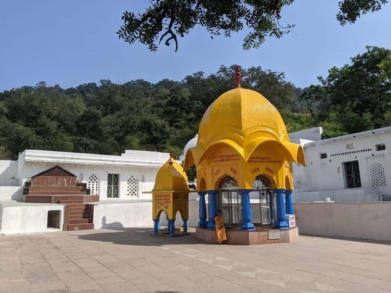 Same-Day Chitrakoot Tour: Temples, Caves & Waterfalls - Why Choose This Tour?