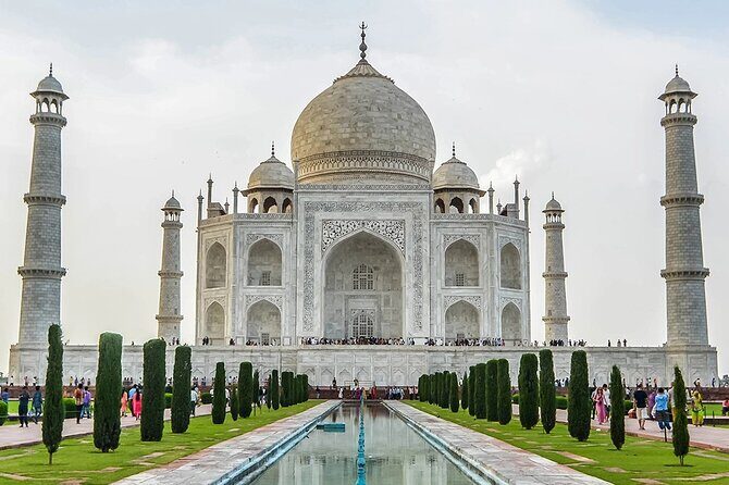 Same-Day Private Tour to Taj Mahal and Agra Fort from Delhi - First Stop: The Taj Mahal