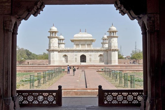 Same Day Taj Mahal Tour by Gatimaan Train From Delhi With SUV Cars - Frequently Asked Questions