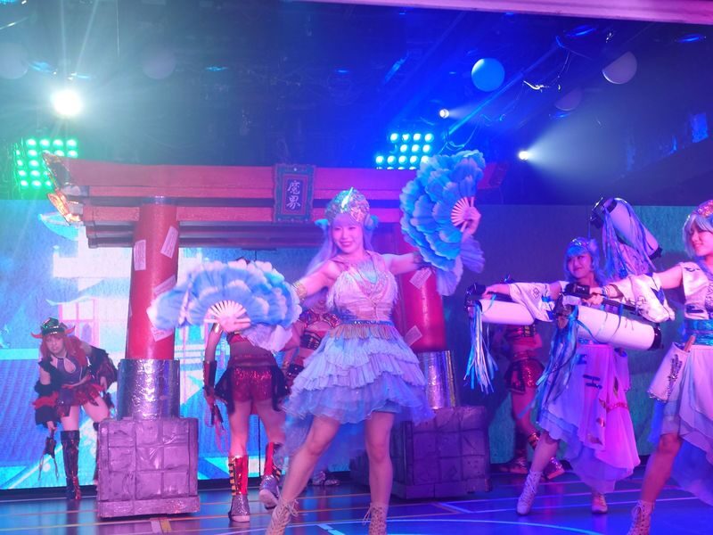 Samurai Show Performance (includes Klook exclusive special Sukiyaki bento + 1 drink + matcha and Japanese sweets): Tokyo Shinjuku, strictly 18+ only - A samurai show with a neon-era twist