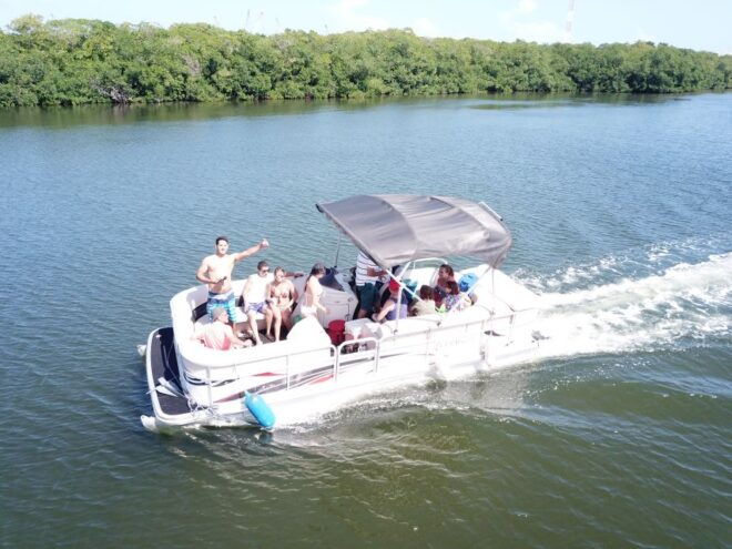 San Andrés: Island Pontoon Boat Tour - Location Details