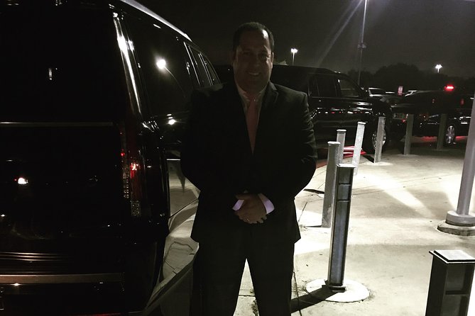 San Antonio 1-way Airport Black Car Transfer Service - Overview and Benefits