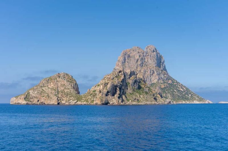 San Antonio: Boat tour to Es Vedrá with drinks and snacks - FAQs