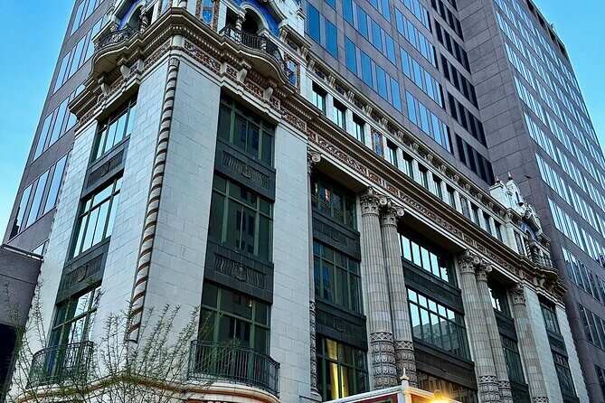 San Antonio Downtown Twilight Art Tour - Group Size and Comfort