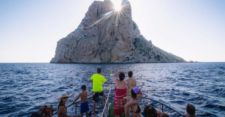 San Antonio: Es Vedrà & Formentera Boat Tour With Snorkeling - Itinerary Highlights