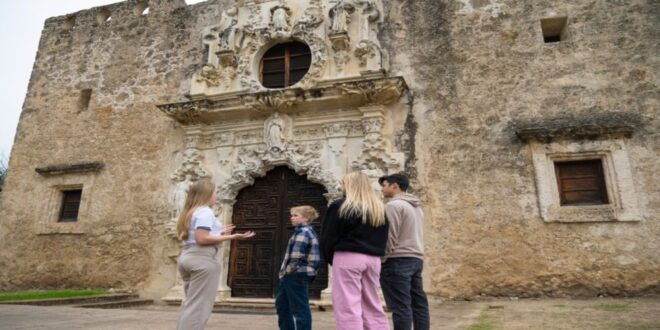 San Antonio: Guided Walking Tour With Boat Cruise - Full Experience Description