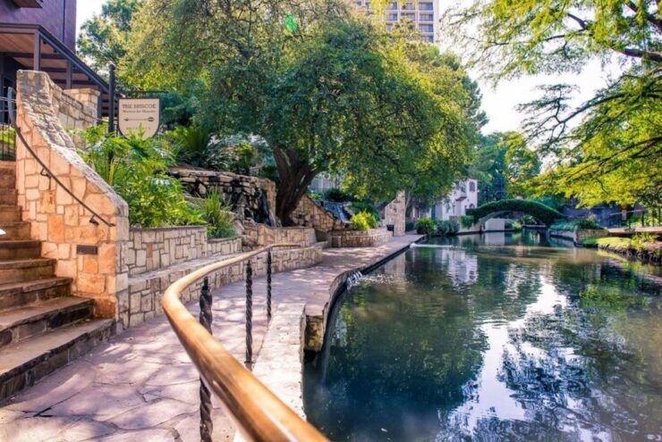 San Antonio: Small Group Tour W/ Alamo, Tower & River Cruise - Activity Details