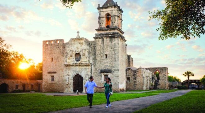 San Antonio: Small Group Tour W/ Alamo, Tower & River Cruise - Booking Information