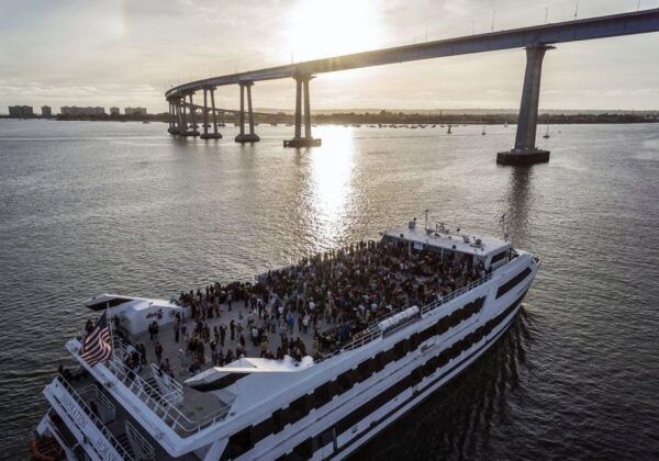 San Diego: Buffet Fall-Themed Dinner Cruise With Drinks - Seasonal Ingredients and Menu