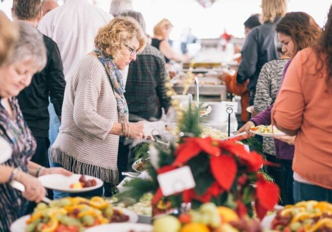 San Diego: Christmas Eve Buffet Brunch or Dinner Cruise - Inclusions and Amenities