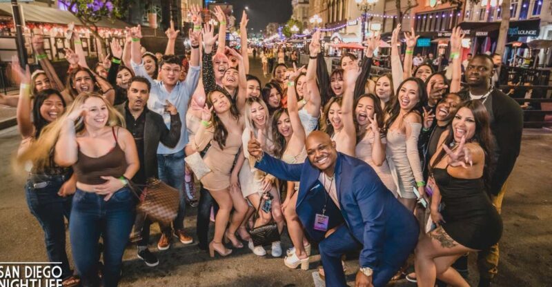 San Diego: Gaslamp Quarter Drink, Mingle & Dance Club Tour - The Sum Up