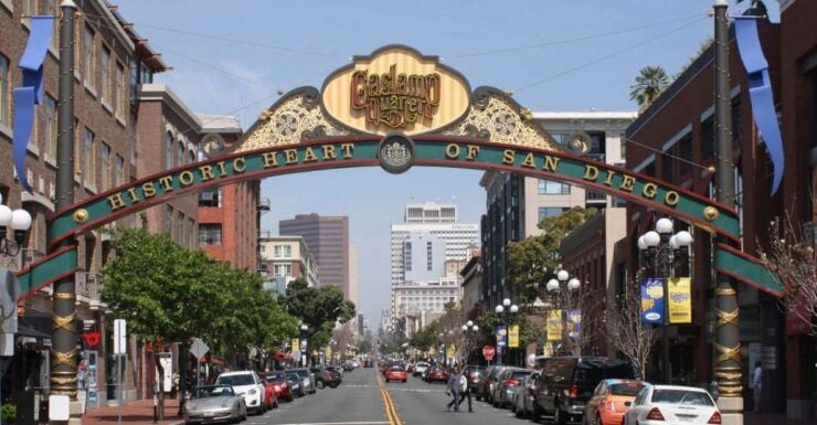 San Diego: Gaslamp Quarter Frontier History Walking Tour - Experience Highlights and Scavenger Hunt