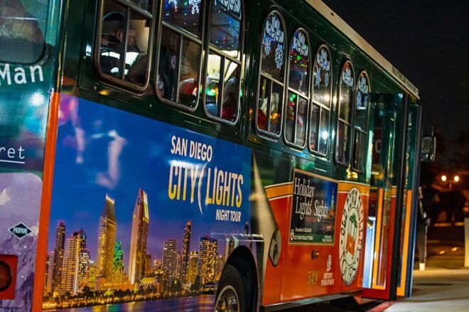 San Diego: Holiday Lights and Sights Trolley Tour - Customer Ratings and Reviews