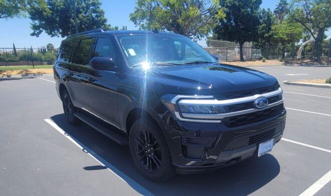 San Diego: Private Airport SUV Transfer - Smooth and Efficient Airport Pick-up and Drop-off