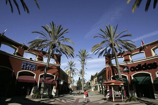 San Diego Shopping Tour to Las Amercias Outlet - Minimum Traveler Requirement