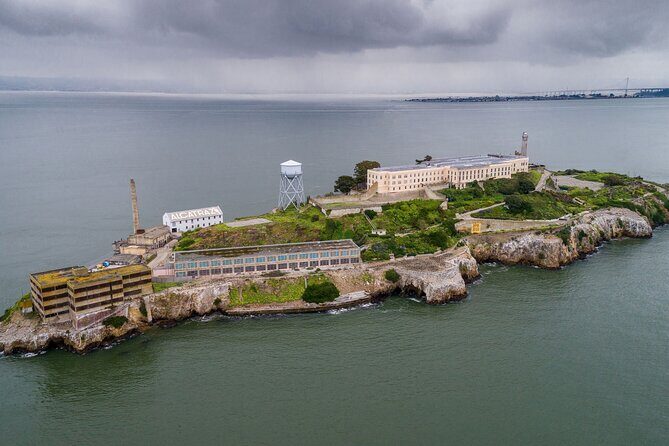 San Francisco 4 Hour Private Black SUV Tour - The Buzz of Fisherman’s Wharf and Pier 39