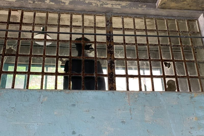 San Francisco Alcatraz Half-Day Historical Tour - Inside the cellhouse, the audio tells the story