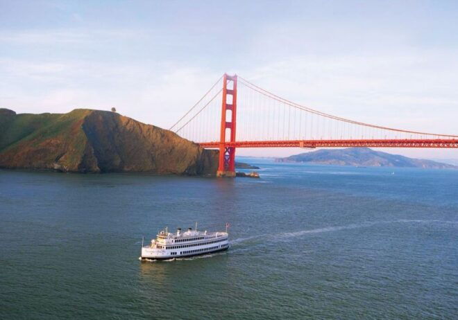San Francisco: Christmas Eve Buffet Brunch or Dinner Cruise - Inclusions