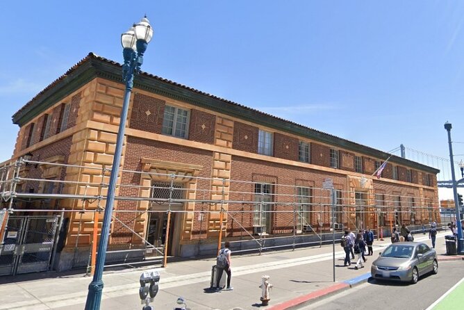 San Francisco Scavenger Hunt: Art & Architecture - Artistic Discoveries