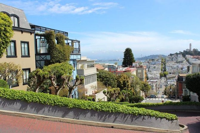 San Francisco Urban Hike: Coit Tower, Lombard Street and North Beach - Neighborhoods to Explore