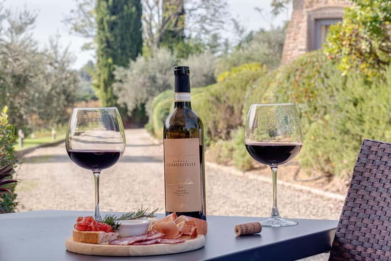 San Gimignano: Mini Wine Tour with Tuscan aperitif - The Sum Up