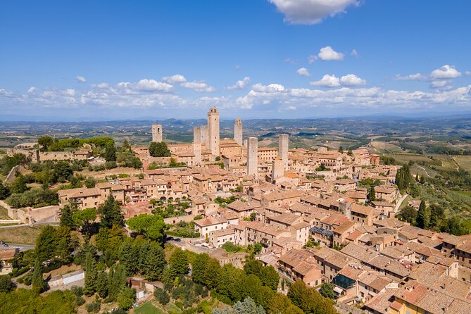 San Gimignano, Siena, Monteriggioni, Chianti Day Trip With Lunch & Wine Tasting - Language and Group Size Concerns