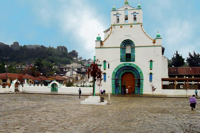 San Juan Chamula and Zinacantán Indigenous Communities - Artisanal Crafts and Textiles