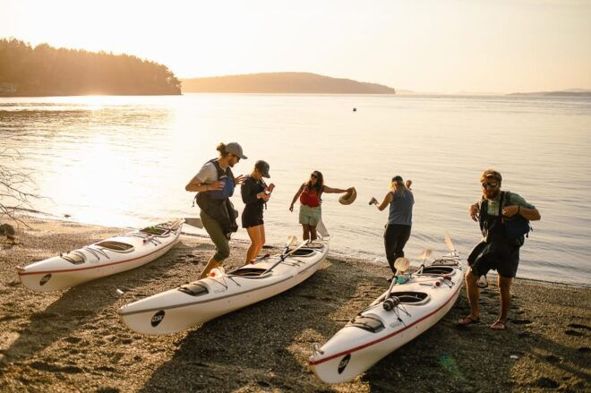 San Juan Island: Full Day Kayaking Tour - Lunch and Scenery