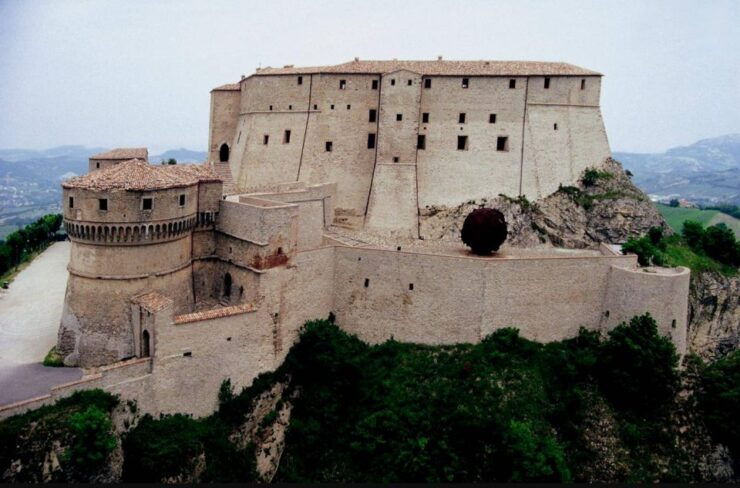 San Leo: Fortress Entry Ticket and Cagliostros Prison - Experience Highlights