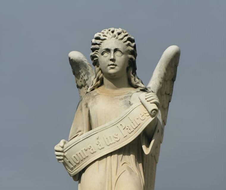 San Miguel Cemetery Tour of Malaga - Getting There and Accessibility