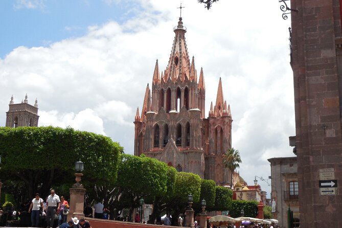 San Miguel De Allende and Queretaro Private Guided Day Tour - Meeting and Pickup
