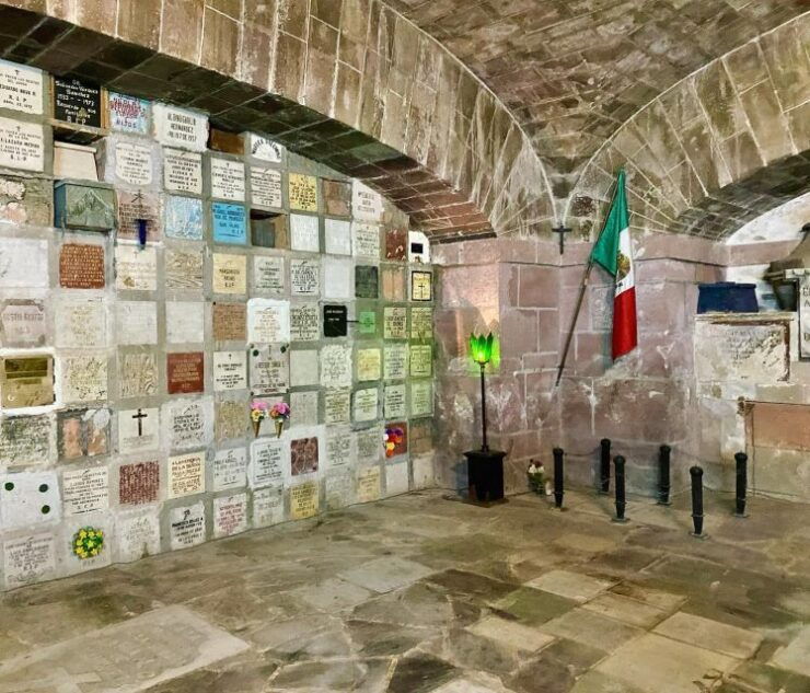 San Miguel De Allende: Day of the Dead Walking Tour & Drink - Tour Itinerary