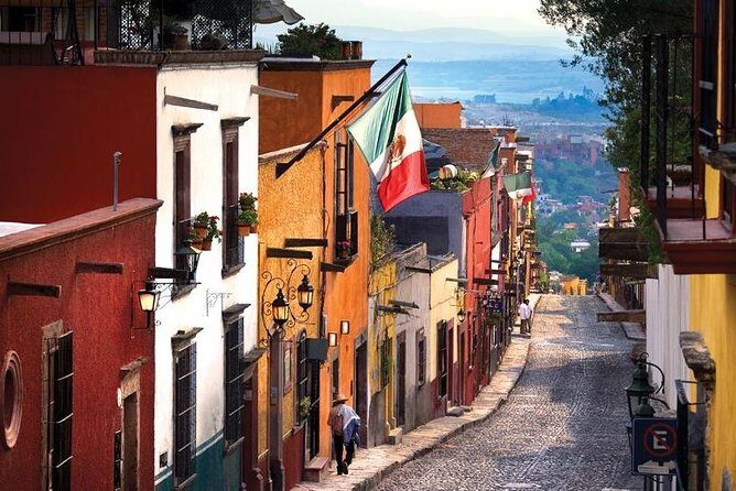 San Miguel de Allende in a day - Transportation and Group Size