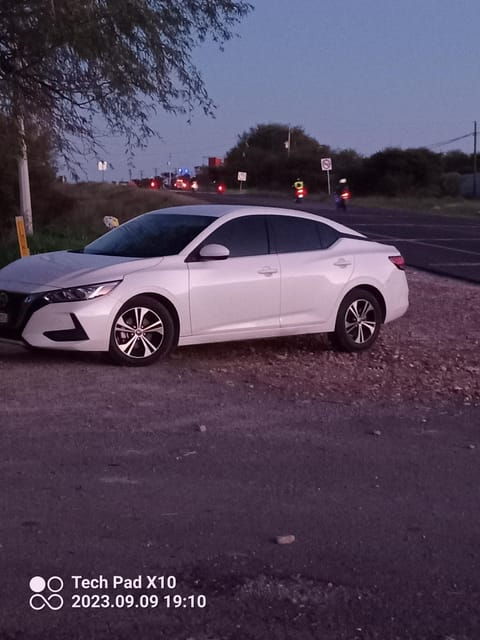 San Miguel De Allende: Private Transfer to Queretaro Airport - Vehicle and Amenities