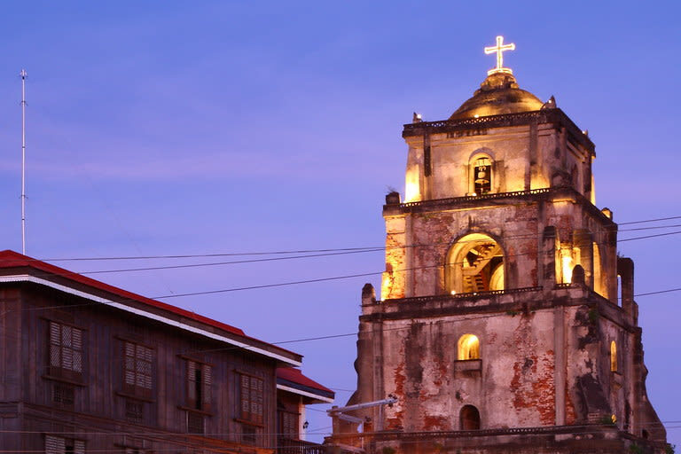 San Nicolas Laoag City Half-Day Small Group Night Tour - A three-hour introduction to Laoag after dark