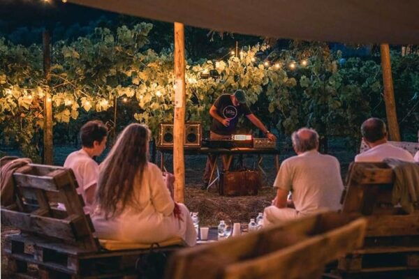 San Quirico: Goblets at Sunset Experience - Warming Up for Evening