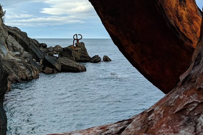 San Sebastián City and Pintxos Tour - Famous Spots and Lookouts