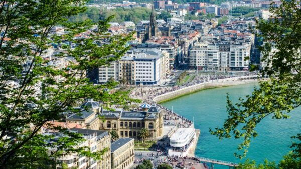 San Sebastian: Escape Game and Tour - Booking Process