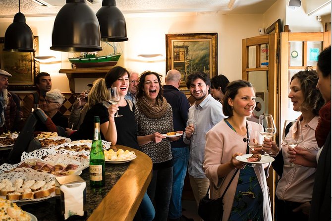 San Sebastian Evening Pintxo Tour With Wine - Best Pintxos in San Sebastian