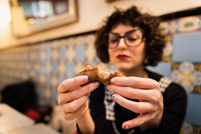 San Sebastian Food Tour With Pintxos & Drinks With a Local - Itinerant Meal: Gourmet Pintxos