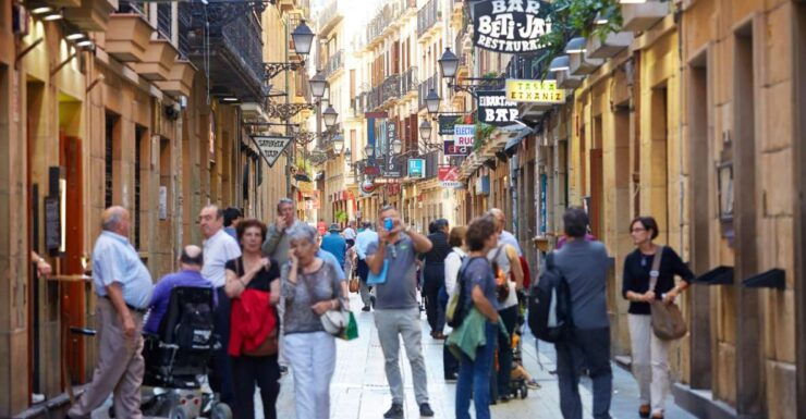 San Sebastian: Guided Walking Tour With Pintxo and Drink - Experience Highlights