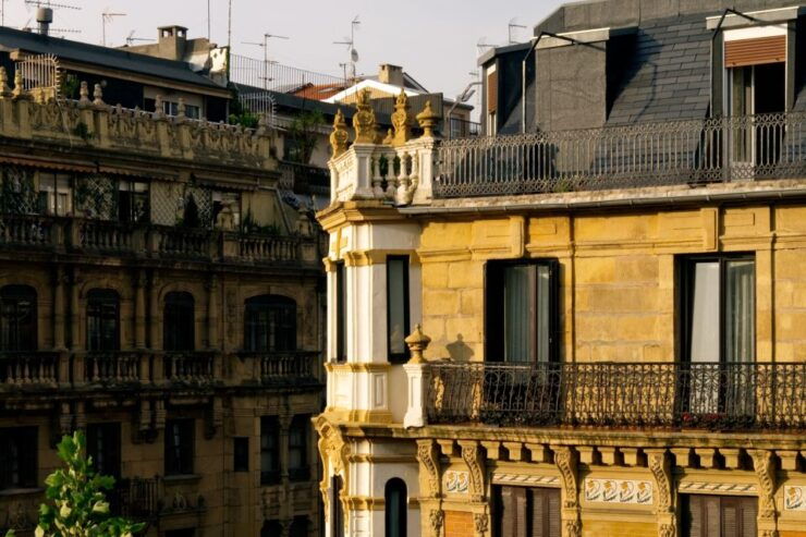 San Sebastian: Highlights Self Guided Scavenger Hunt & Tour - Experience Highlights