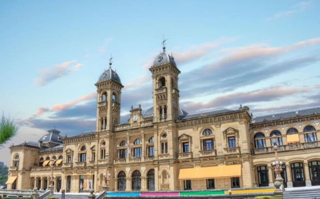 San Sebastian: Insta-Perfect Walk With a Local - The Sum Up
