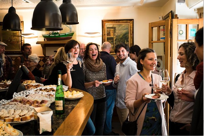 San Sebastian Lunch Time Pintxo Tour With Wine - Customer Recommendations