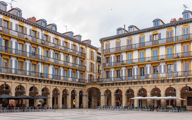 San Sebastian Pintxo Tasting Paired With Spanish Wines - Meeting and Pickup Information